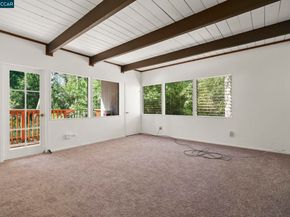 6956 Sayre Dr, Oakland CA 94611