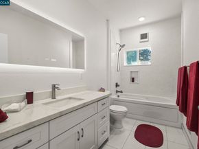 6956 Sayre Dr, Oakland CA 94611