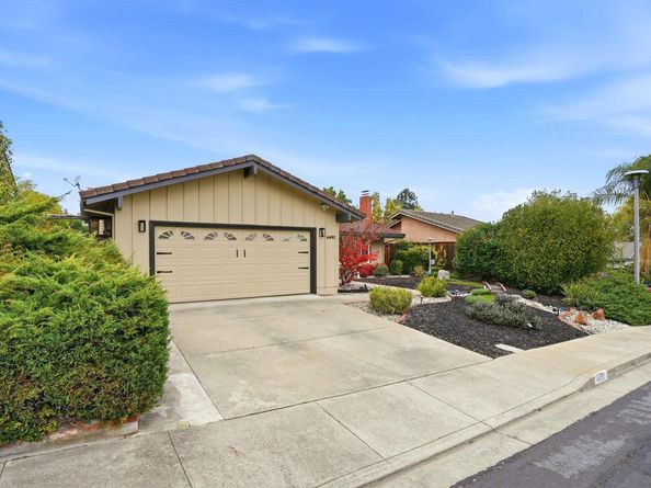 4490 Buckthorn Ct, Concord CA 94521