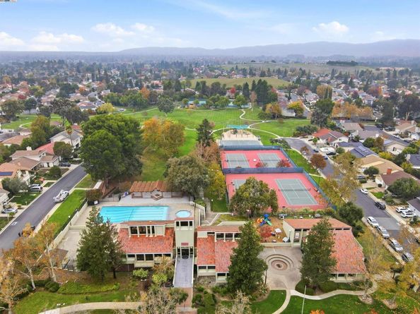 4490 Buckthorn Ct, Concord CA 94521