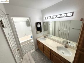 2561 Yerba Bank CT 0, San Jose CA 95121