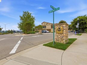 152 Heligan Lane 15, Livermore CA 94551