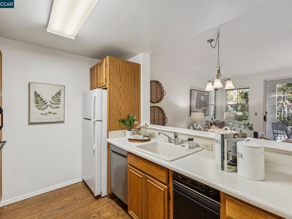 1840 Tice Creek 2217, Walnut Creek CA 94595