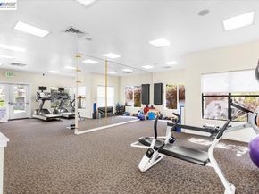 130 Lakeshore Ct, Richmond CA 94804