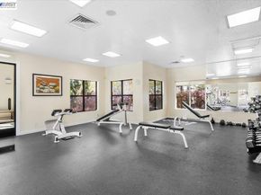 130 Lakeshore Ct, Richmond CA 94804