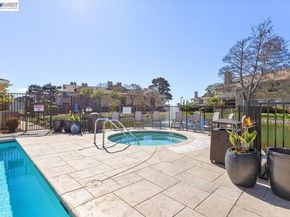 130 Lakeshore Ct, Richmond CA 94804