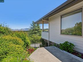 6 Tanglewood Lane, Lafayette CA 94549