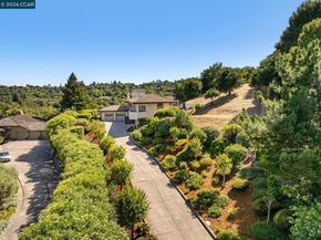 6 Tanglewood Lane, Lafayette CA 94549