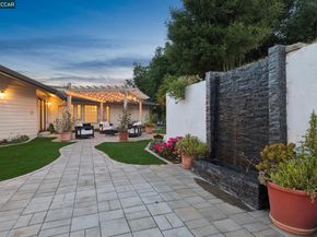 6 Tanglewood Lane, Lafayette CA 94549