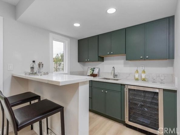 4401 Cezanne Avenue, Woodland Hills (los Angeles) CA 91364