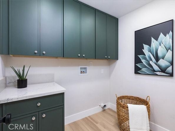 4401 Cezanne Avenue, Woodland Hills (los Angeles) CA 91364