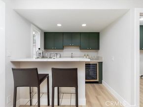 4401 Cezanne Avenue, Woodland Hills (los Angeles) CA 91364