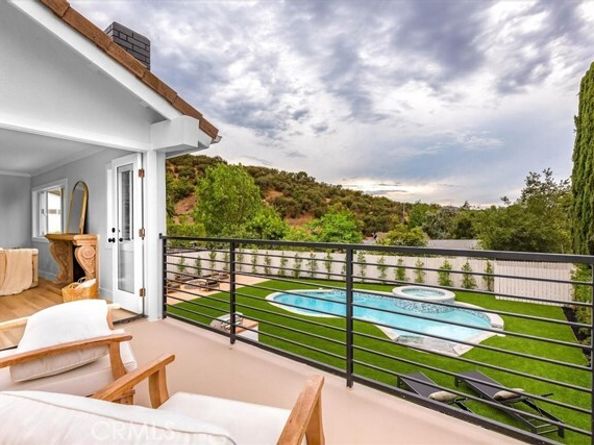 4401 Cezanne Avenue, Woodland Hills (los Angeles) CA 91364