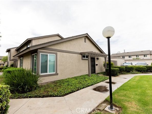 581 W Alton G, Santa Ana CA 92707