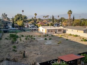 13722 Pierce Street, Pacoima (los Angeles) CA 91331