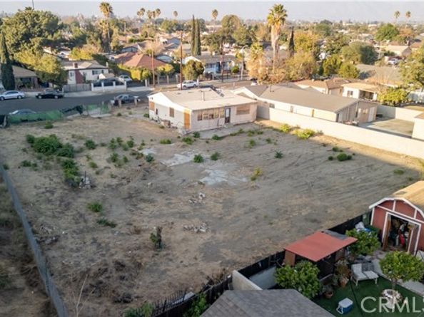 13722 Pierce Street, Pacoima (los Angeles) CA 91331