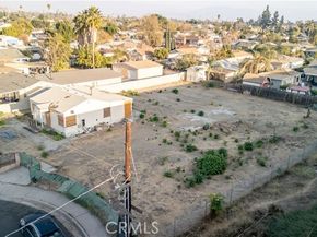 13722 Pierce Street, Pacoima (los Angeles) CA 91331