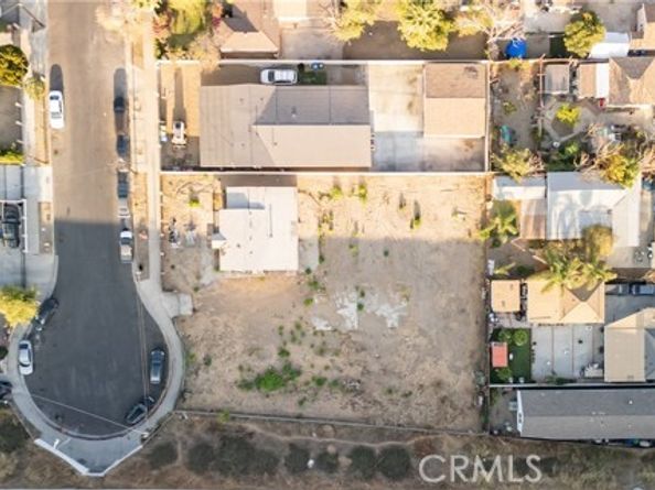13722 Pierce Street, Pacoima (los Angeles) CA 91331