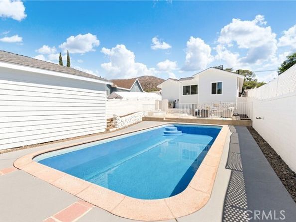 10621 Helendale Avenue, Tujunga (los Angeles) CA 91042