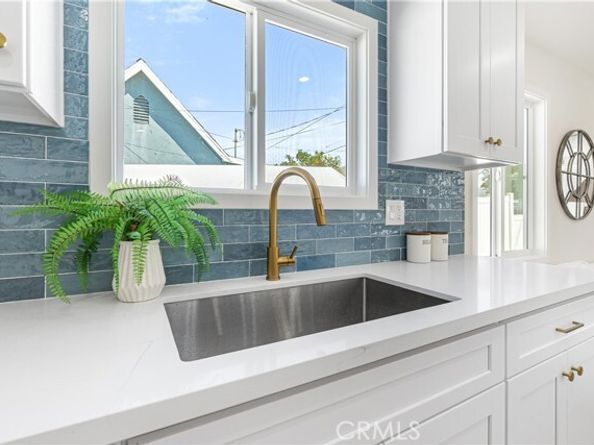 10621 Helendale Avenue, Tujunga (los Angeles) CA 91042