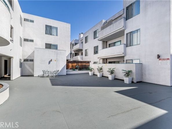 14610 Erwin 212, Van Nuys (los Angeles) CA 91411