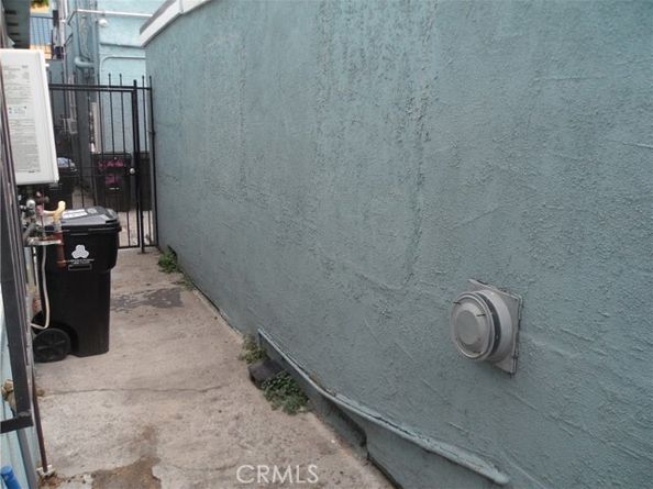 8763 S San Pedro Street, Los Angeles CA 90003