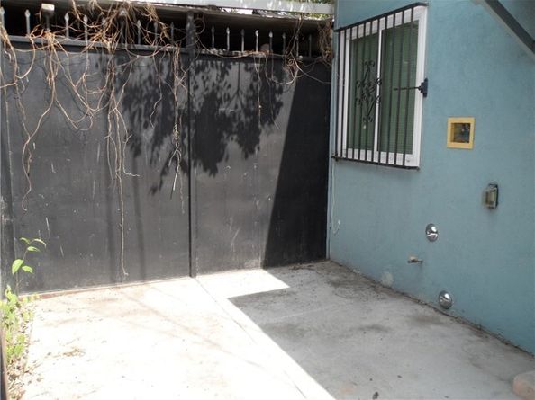 8763 S San Pedro Street, Los Angeles CA 90003