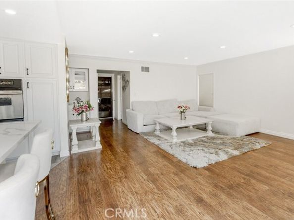 11801 Thunderbird Avenue, Porter Ranch (los Angeles) CA 91326