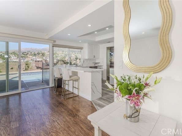 11801 Thunderbird Avenue, Porter Ranch (los Angeles) CA 91326