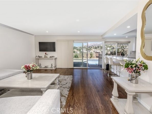 11801 Thunderbird Avenue, Porter Ranch (los Angeles) CA 91326