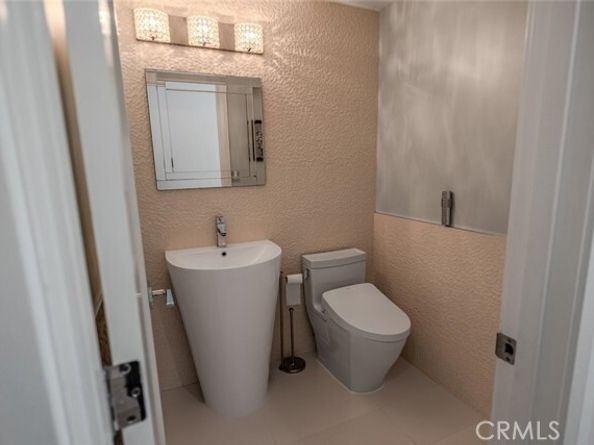 10831 Roycroft Street 18, Sun Valley (los Angeles) CA 91352