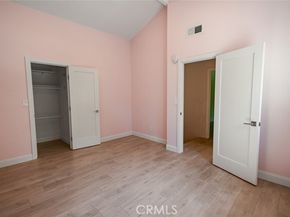 10831 Roycroft Street 18, Sun Valley (los Angeles) CA 91352