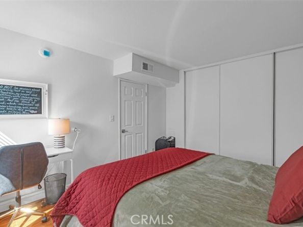 18645 Hatteras Street 230, Tarzana (los Angeles) CA 91356