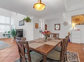 18645 Hatteras Street 230, Tarzana (los Angeles) CA 91356