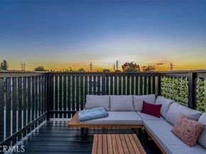 18645 Hatteras Street 230, Tarzana (los Angeles) CA 91356