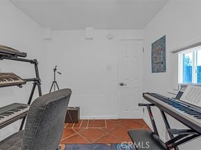 18645 Hatteras Street 230, Tarzana (los Angeles) CA 91356