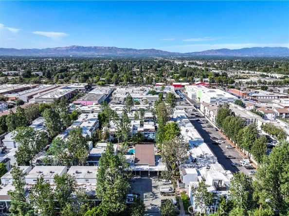 18645 Hatteras Street 230, Tarzana (los Angeles) CA 91356