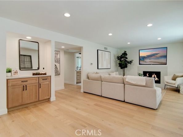 5732 Grimsby Drive, Huntington Beach CA 92649