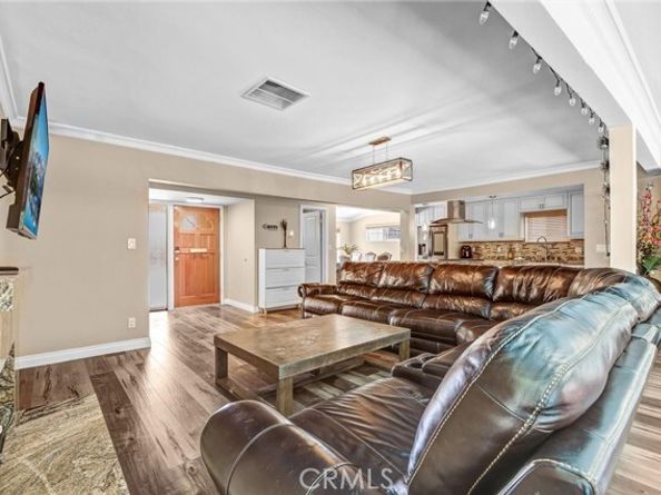 8544 Saloma Avenue, Panorama City (los Angeles) CA 91402