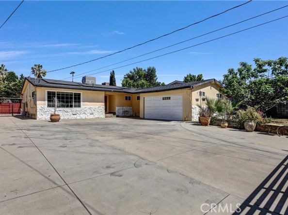 8544 Saloma Avenue, Panorama City (los Angeles) CA 91402