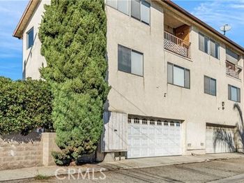 824 W 6th Street