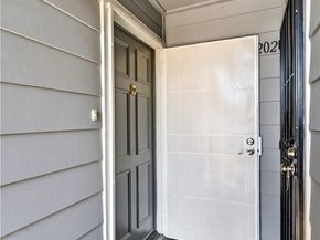 9714 Sepulveda Boulevard 201, North Hills (los Angeles) CA 91343
