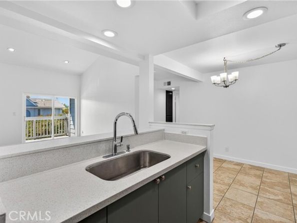 9714 Sepulveda Boulevard 201, North Hills (los Angeles) CA 91343