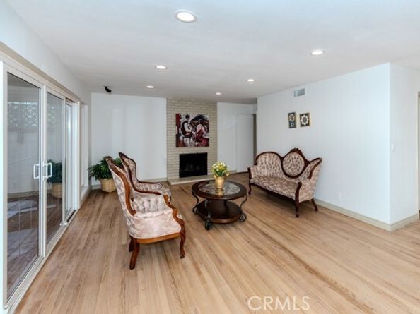 2309 E Sycamore Street, Anaheim CA 92806
