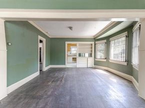 894 S Pasadena Avenue, Pasadena CA 91105