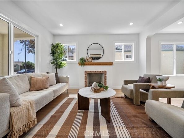 5931 5th, Los Angeles CA 90043