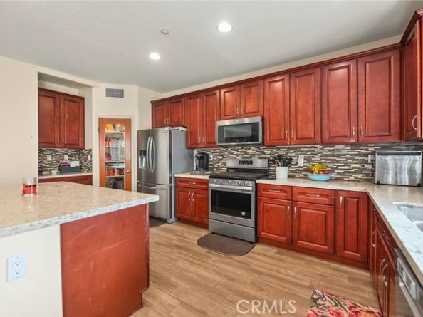 5324 Trailhawk, Fontana CA 92336