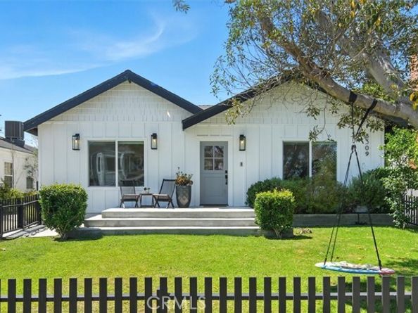 8309 Westlawn Avenue, Westchester (los Angeles) CA 90045