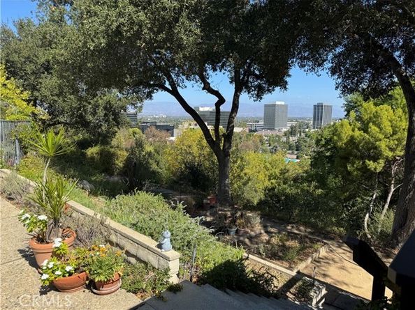 16216 Bertella Drive, Encino (los Angeles) CA 91436