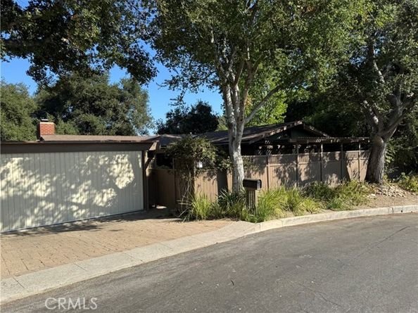 16216 Bertella Drive, Encino (los Angeles) CA 91436